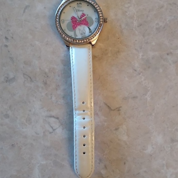 Disney Sparkly Minnie Mouse Bow Watch - Picture 4 of 8